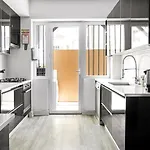 Lovely Private In Lapa Lizbona